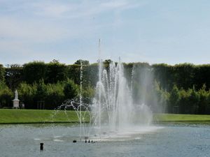 Jeux d'eau sur la bassin du Miroir