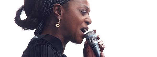 sylvia howard, une chanteuse afro-américaine du gospel au r'n'b