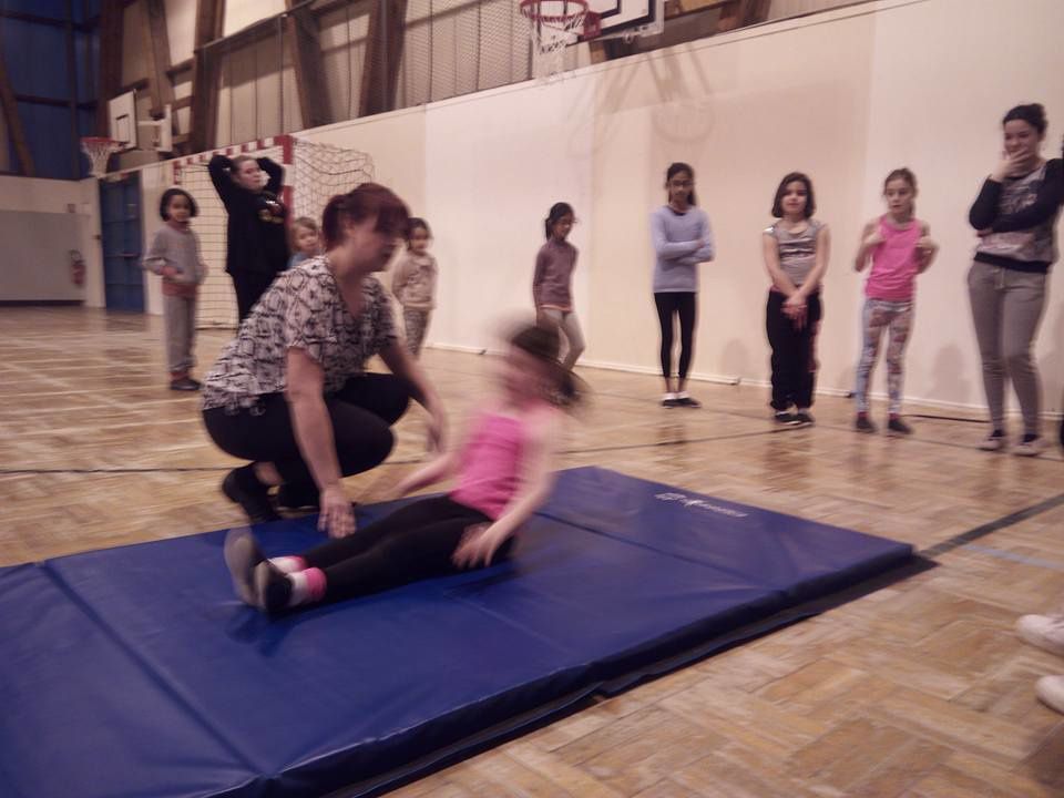 twirling baton méru charles de gaulle gymnastique 