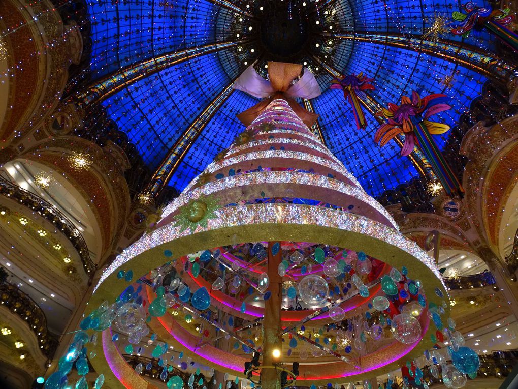 Noël aux Galeries Lafayette (Paris)