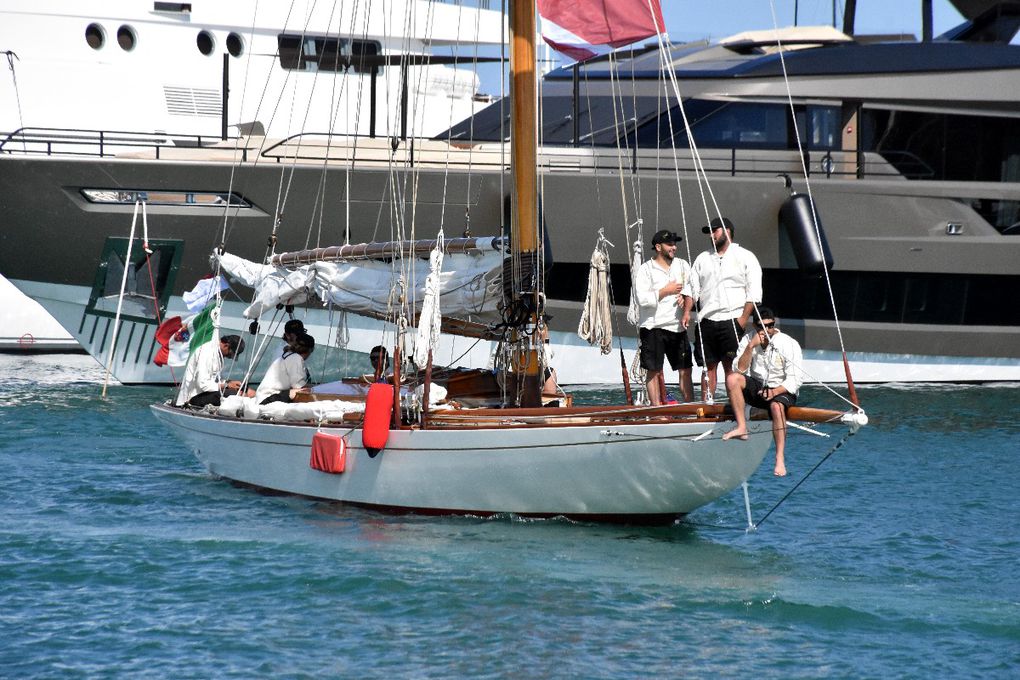 VOILES D'ANTIBES WHO ARE YOU ?