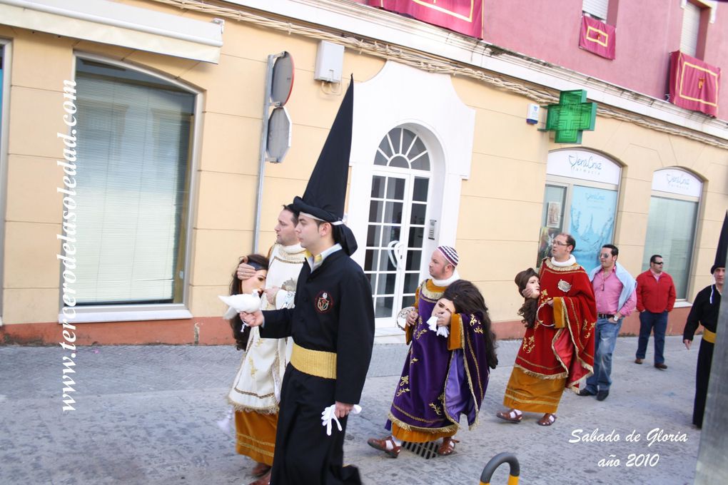 Album fotográfico en el que se recogen un resumen de imagenes de los eventos celebrados en el año 2010 en el III de la Soledad