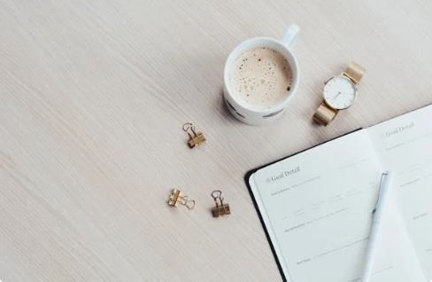 Comment organiser l’école à la maison pendant le Ramadan ? [Conseils et astuces]