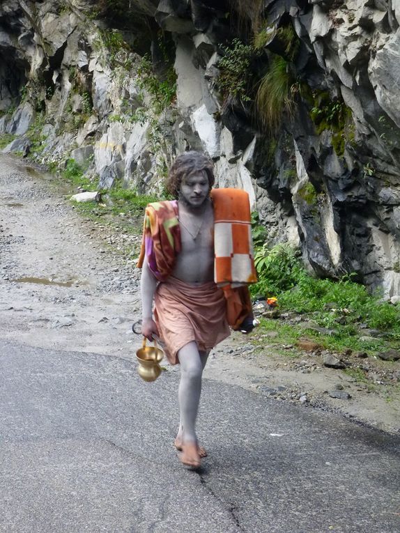 L'éboulement de Govind Ghat et le retour vers le sud