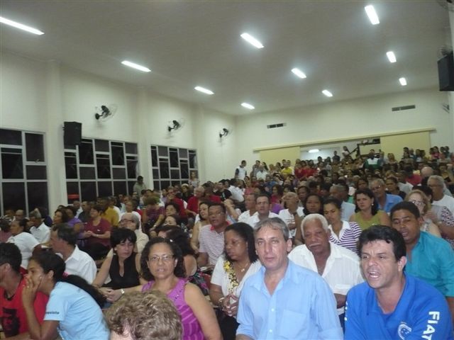 Présentation du cheminement des communautés soutenues alors par les Pères Bernard Colombe et Gabriel suivi du "lunch" de l'amitié puis de la messe.