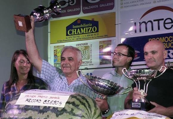 UNA SANDÍA DE 85,6 KILOS GANA EL CONCURSO DE VILLANUEVA, NOTICIAS INSOLITAS