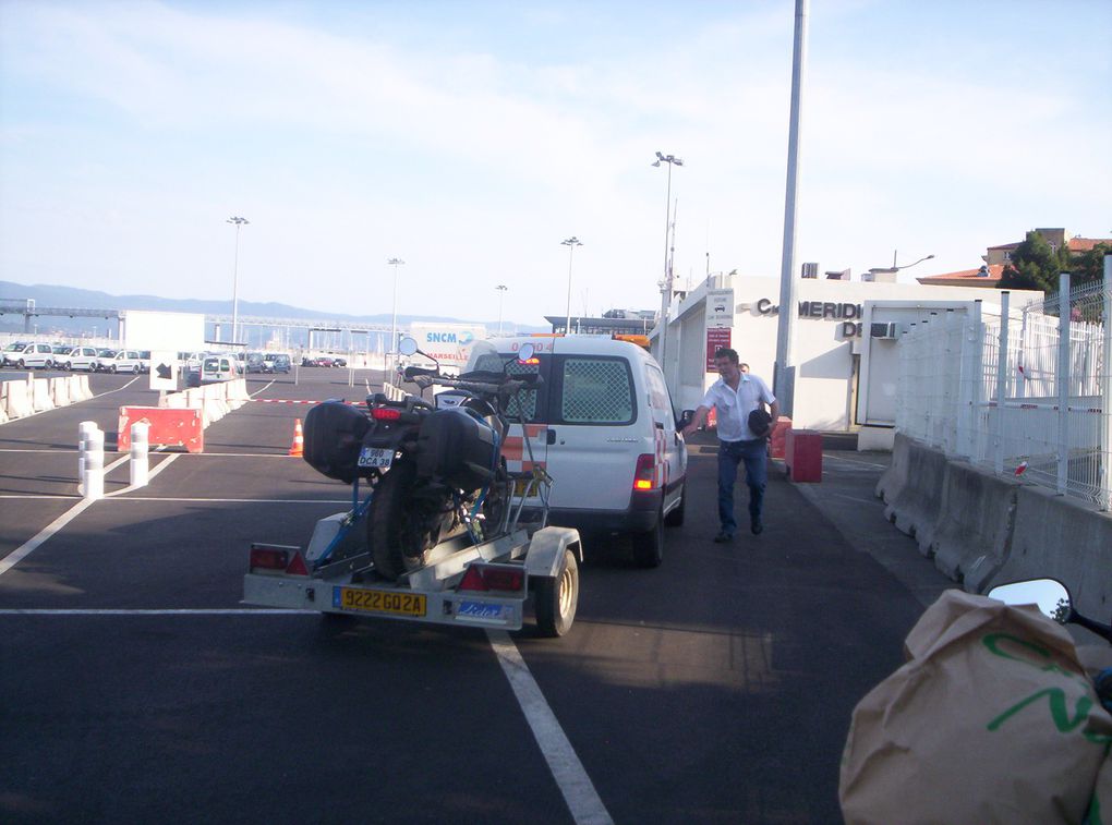 La Corse vu façon GP
2080 Km sur l'ile à 2 motos
52 km/h  de moyenne
129 l d'essence ...
on ne parlera pas des Ricard et autres ...