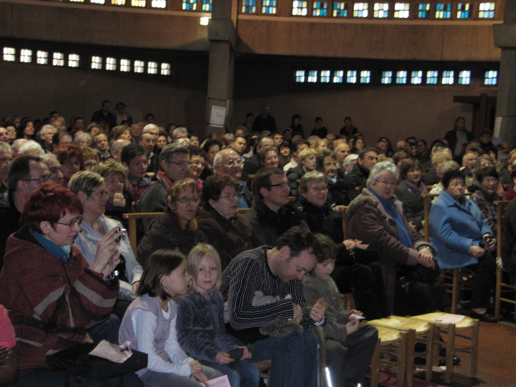 Concert RES71 le Dimanche 28 Mars 2010. 220 choristes réunis pour un concert exceptionnel.