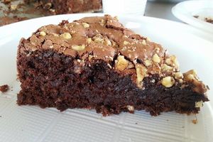Gâteau moelleux rapide chocolat à la noix ou noix de coco 