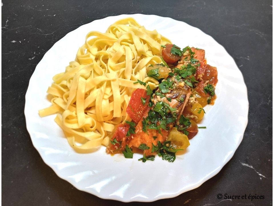Pavés de saumon aux tomates cerises - Recette en vidéo