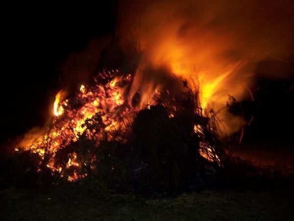 construction du feu de st jean