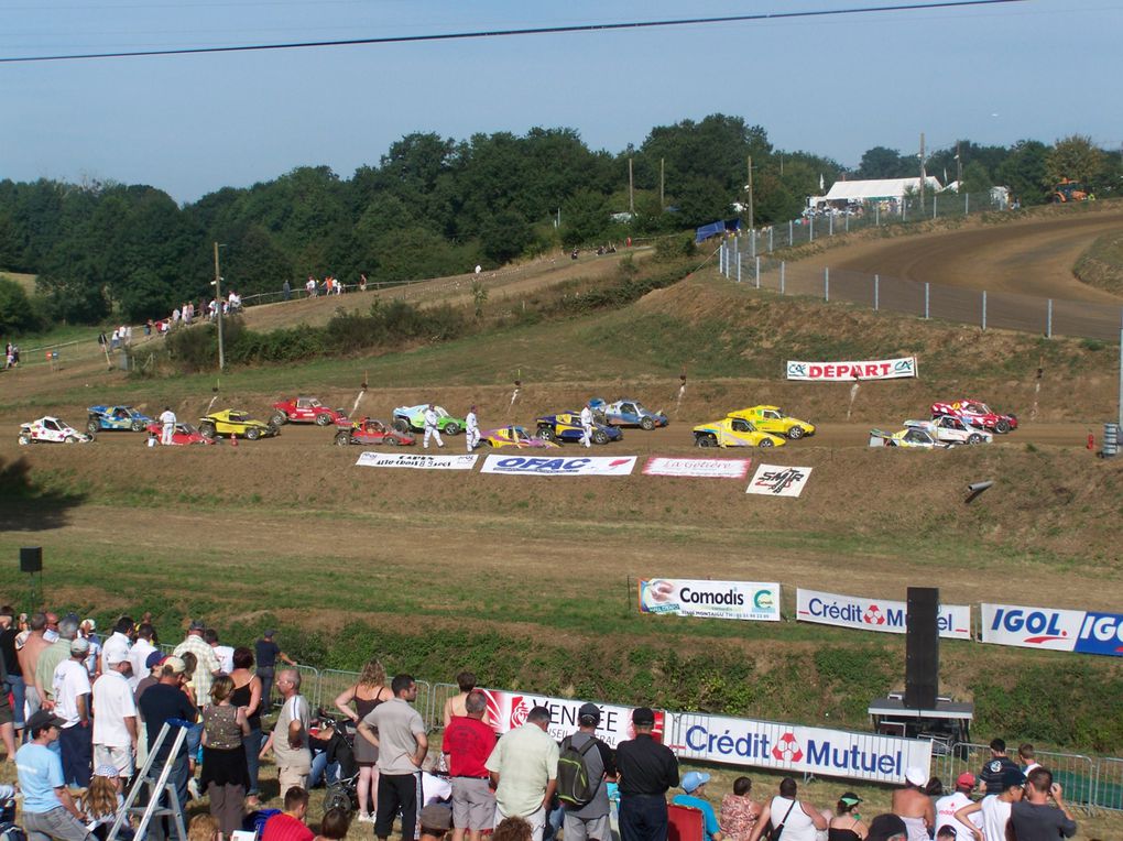 Les 25 et 26 juillet 2009 à Saint-Georges-de-Montaigu (85), épreuve du Championnat de France d'autocross.