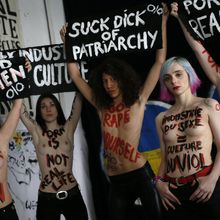 RT @MarieMarchi: #Flash Le site des Femen piraté...