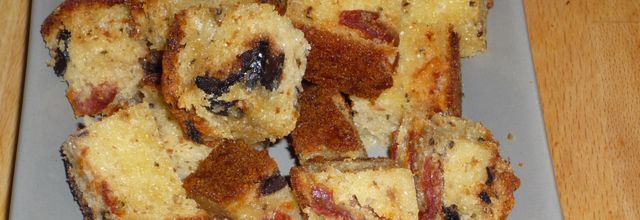 Cake tomates séchées et olives à la grecque