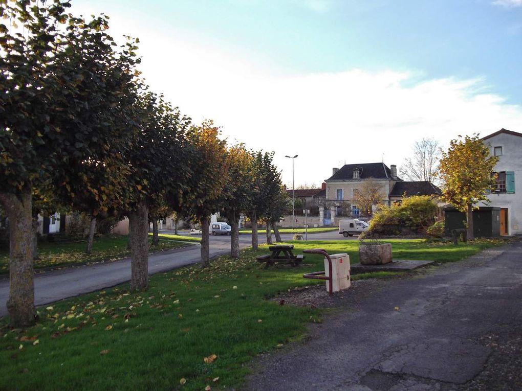 La mairie et le bourg