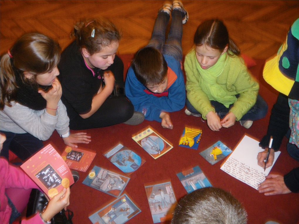 les CM1 CM2 sont allés visiter l'exposition "Récréations" jeudi 28 novembre après-midi. Ils ont pu participer à des ateliers créatifs.