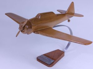 North American T6 Texan (échelle : 1/35°, bois : hêtre)