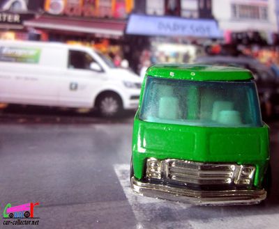 GMC MOTORHOME HOT WHEELS 1/64.