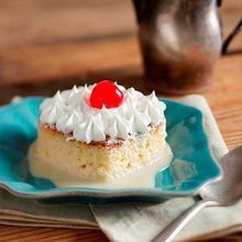 Ngọt ngào bông lan sữa Tres Leches