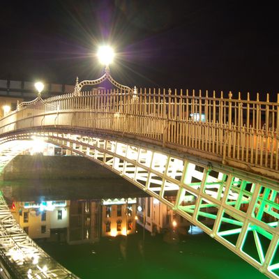 Ha' Penny Bridge