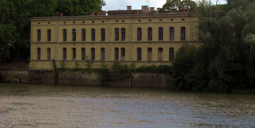 Thionville, française depuis 1661, appartenait aux Pays-Bas espagnols. Sur les traces de sa vie médiévale.