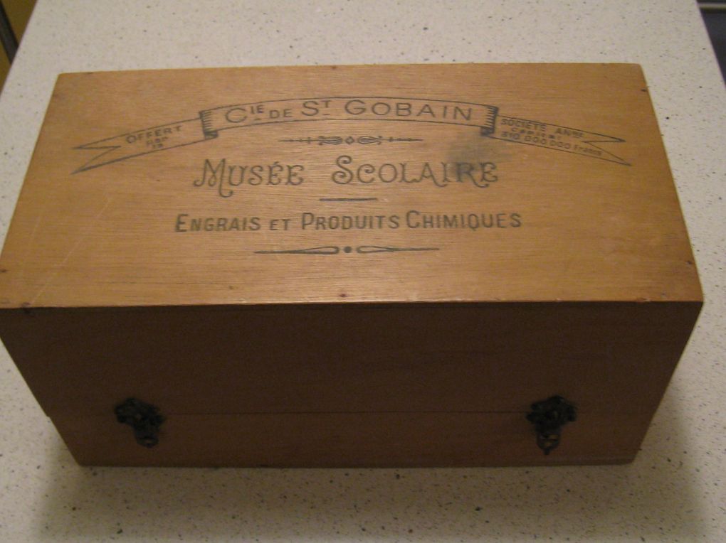 MUSEE-SCOLAIRE-PRODUITS-CHIMIQUES