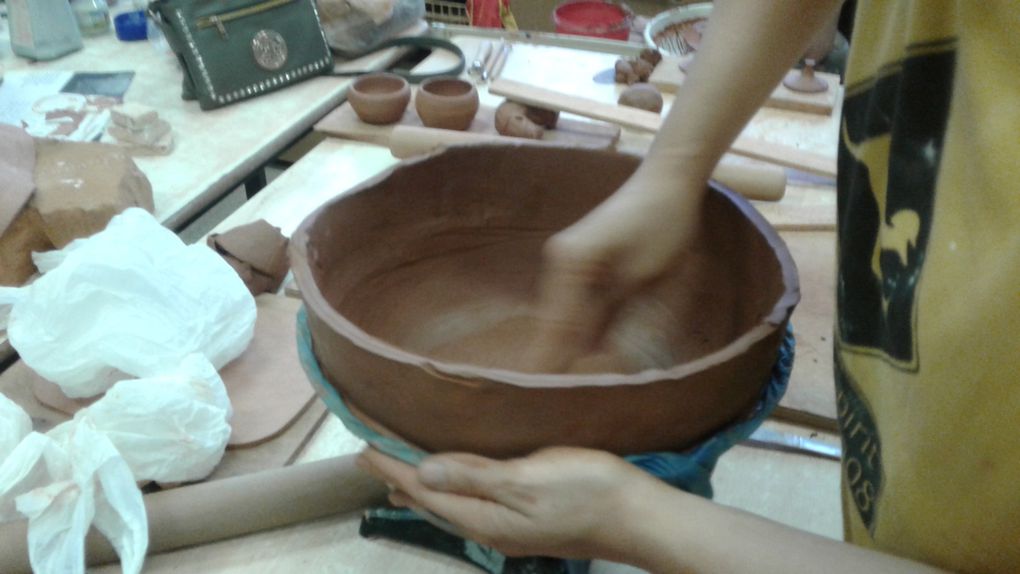 cours de poterie pour adultes le mercredi de 18h45 à 20h45 et le jeudi de 14hà 16h30