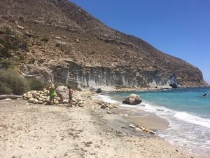 Et voici la plage  on y passera la journée avec de nombreux bains .