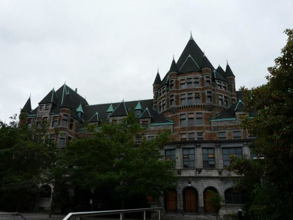 Quartier historique de la ville, à proximité du Vieux Port.