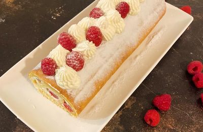 Bûche roulée aux framboises