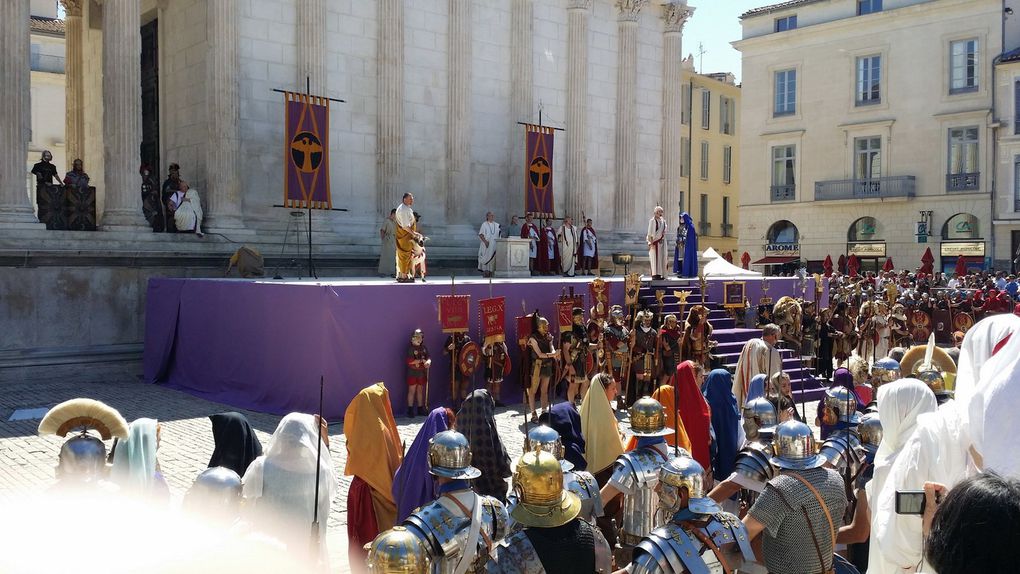 Maison Carrée cérémonie du Culte Impérial