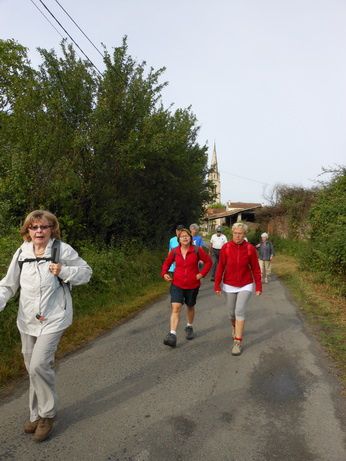 Départ devant l'église, route de Couleys- le Mait- Port de Lamena- Château Mazails- Queyzans