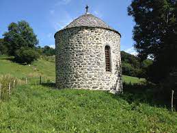 Autour de BESSE, par les cols et le plateau de l'Artense.  