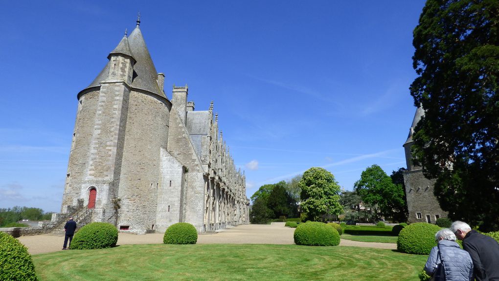 Josselin Visite du chateau et du musée des poupées.