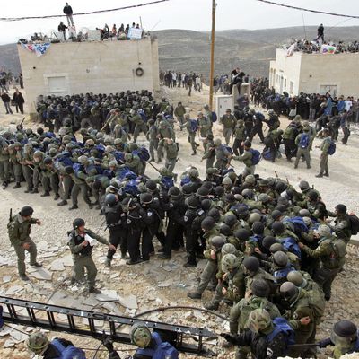 La loi israélienne en faveur des colonies suscite une vague d'indignation