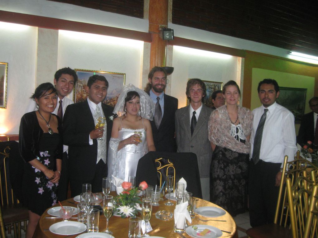 Parenté de la familia Bustamente notre famille d'accueil d'Arequipa, nous nous sommes fait embarquer dans ce mariage, mais pas décu d'la fête. Bailar, tomar, étaient d'ocasion...