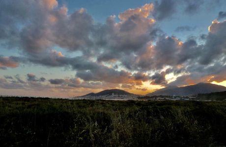 DANS LE CIEL D'AJACCIO.