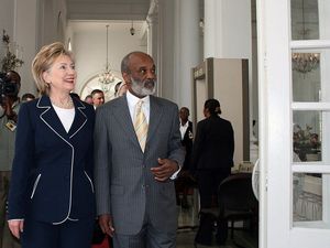 W. POST. Haïti au bord d'une catastrophe.&quot; Les tentatives de l'administration BIDENd'imposer une solution politique dans ce pays....