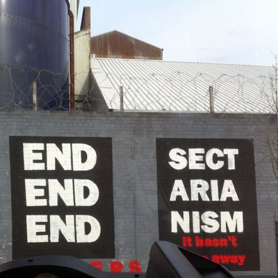 Murals charged with history in Belfast​ by Léna Corban