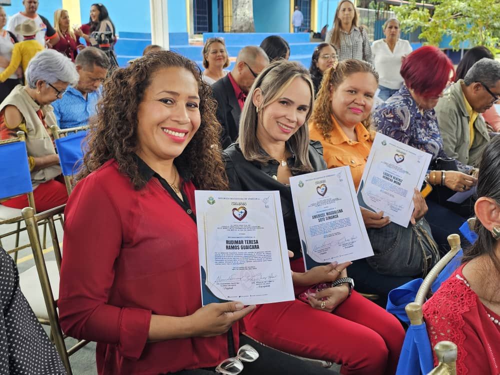 Sesión solemne en honor a los educadores llevó a cabo el Consejo Legislativo de Carabobo