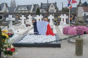 11 Novembre : inauguration de la tombe de regroupement des Morts pour la France