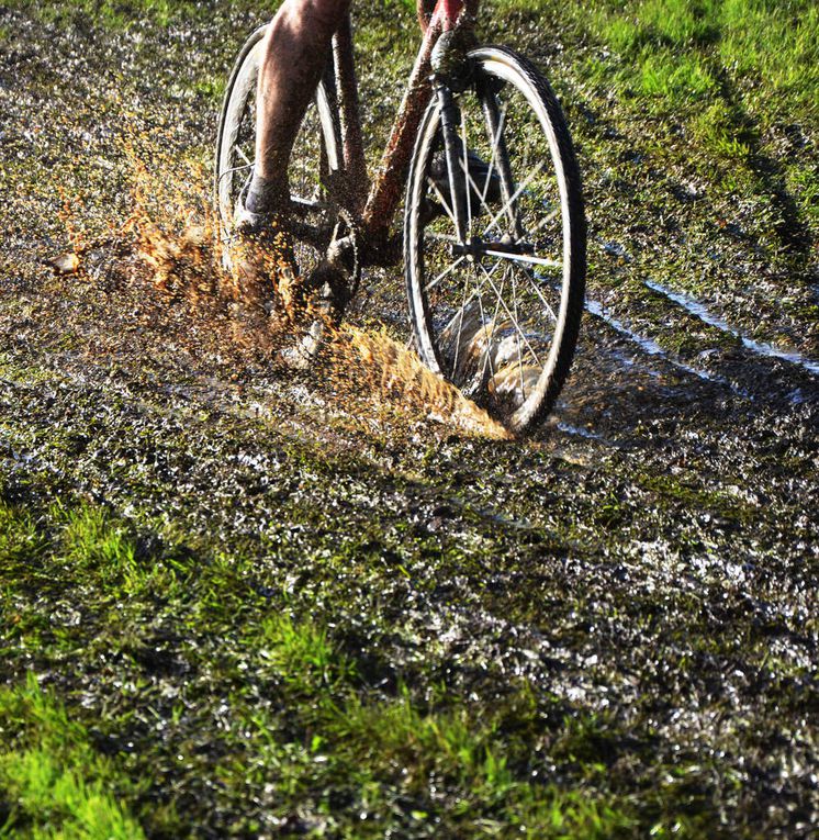 Le vélo ses courses magiques et ses sportifs amoureux de l'effort. 