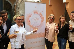 22 juin, 2 journées : Journée nationale de réflexion sur le don d'organes et la greffe et lancement de la journée internationale du rosé (??)