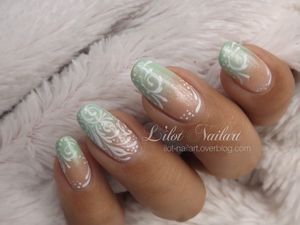 Nail art de détail style baroque 