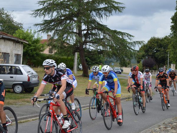 On roule aussi en tête de peloton, Vincent c'est bien replacé !