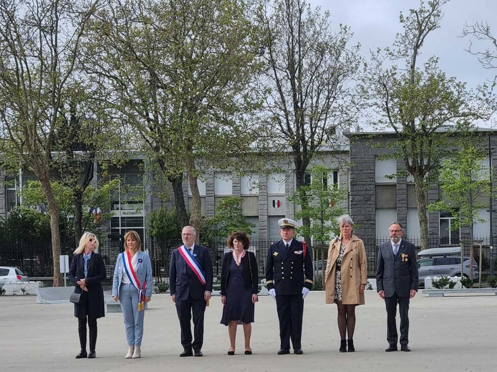 Hommage aux victimes de la Déportation. 