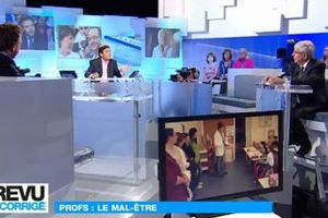 Enregistrement vidéo de l'émission "Revu et corrigé" avec Luc Chatel et Jean-Pierre Chevènement (France 5 - 15 novembre 2011)