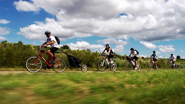Décalé, écolo et touristique : la Transmâconnaise, une rando en vélo électrique