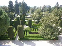 Cómo diseñar un jardín colonial