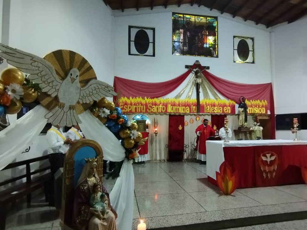 Parroquia San Martin de Porres de la Fundación Mendoza en Valencia celebró Vigilia de Pentecostés